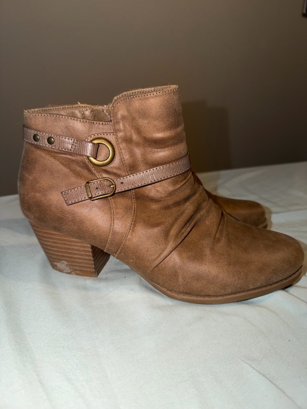 Yuu Tan/Brown Ankle Heeled Booties with Strap Detail